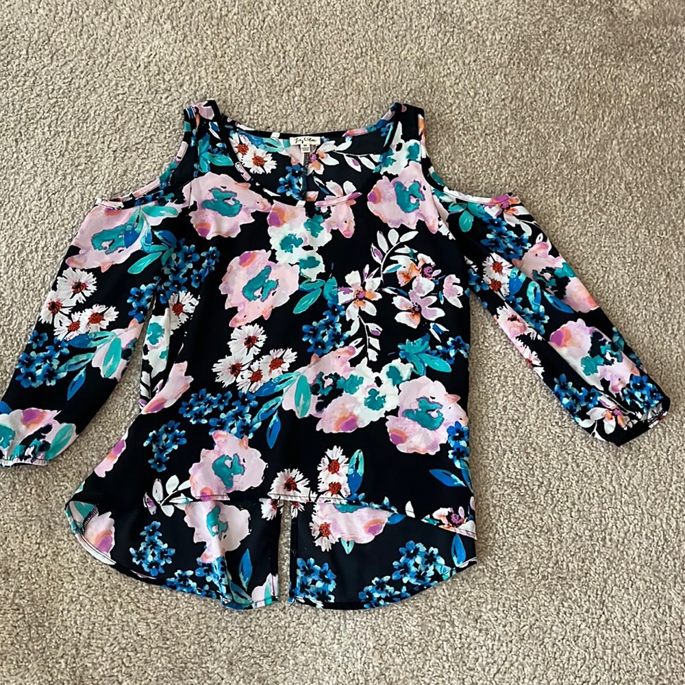 Cold shoulder floral print tunic with round neck and open back